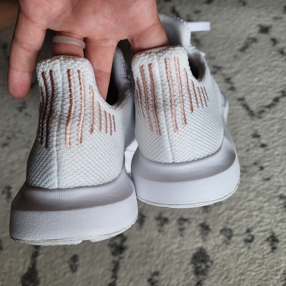 Adidas Swift Run women's 8 - Picture 5 of 7
